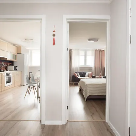 Apartment 4 Rent Cozy, 2 Bedrooms With An In-house Restaurant *