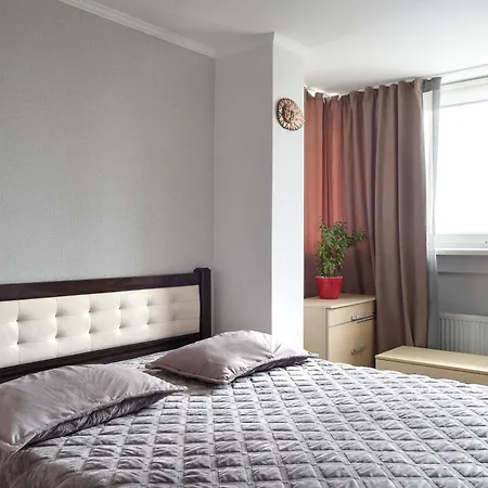 Cozy, 2 Bedrooms With An In-house Restaurant * Chişinău