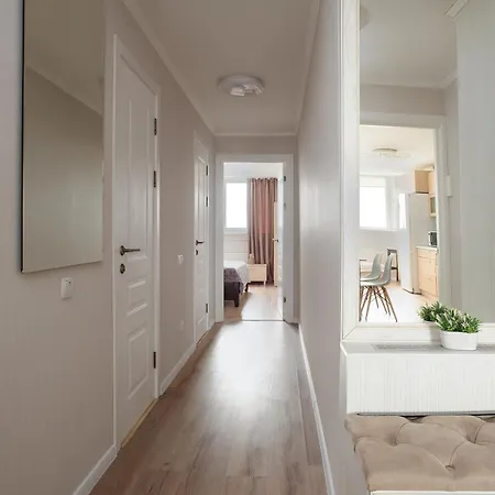 Cozy, 2 Bedrooms With An In-house Restaurant * Chişinău